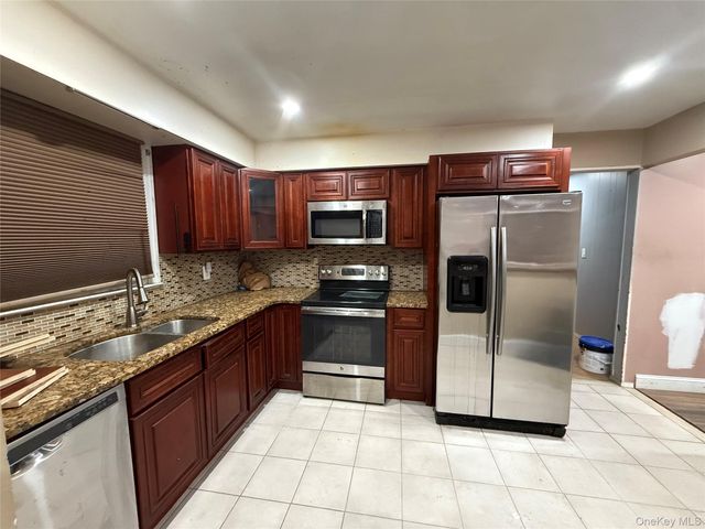 2331 Neptune Avenue, Seaford, NY 11783