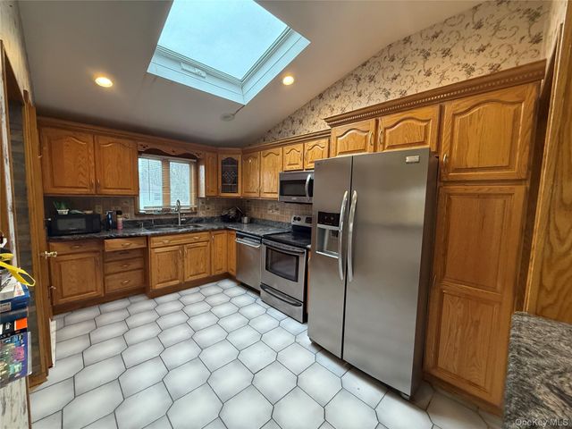 2331 Neptune Avenue, Seaford, NY 11783