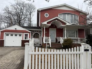 2331 Neptune Avenue, Seaford, NY 11783