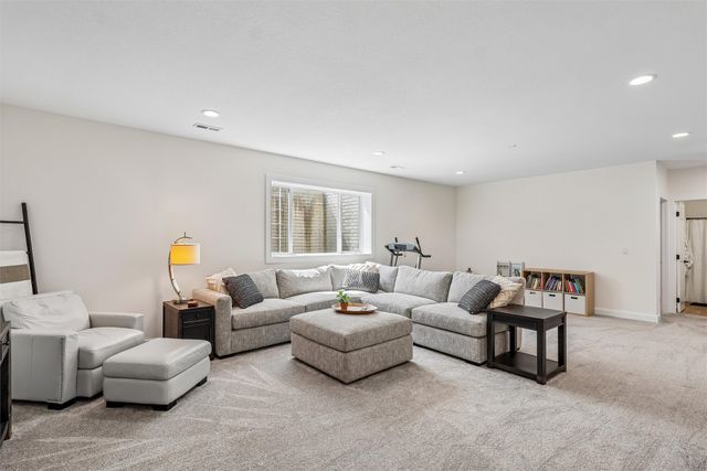 3030 Serenity Drive, Waukee, IA 50263