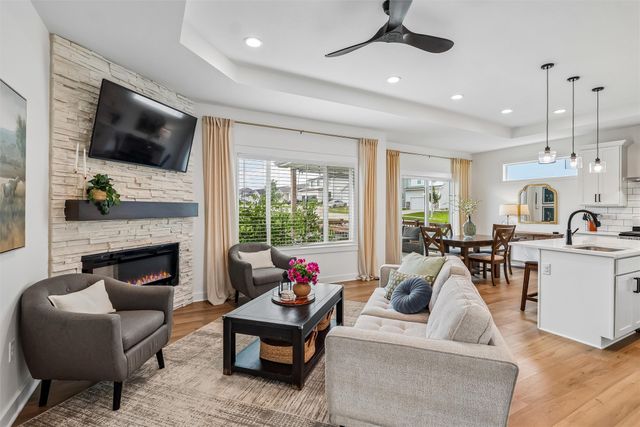 3030 Serenity Drive, Waukee, IA 50263