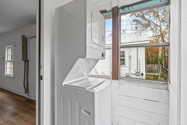 111 M T Holt Avenue, Brookneal, VA 24528