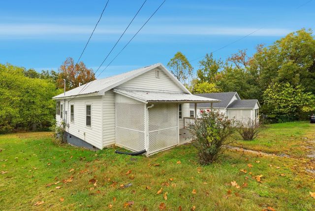 111 M T Holt Avenue, Brookneal, VA 24528