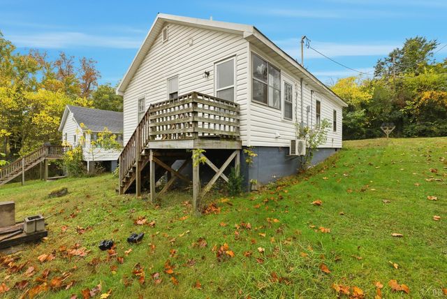 111 M T Holt Avenue, Brookneal, VA 24528