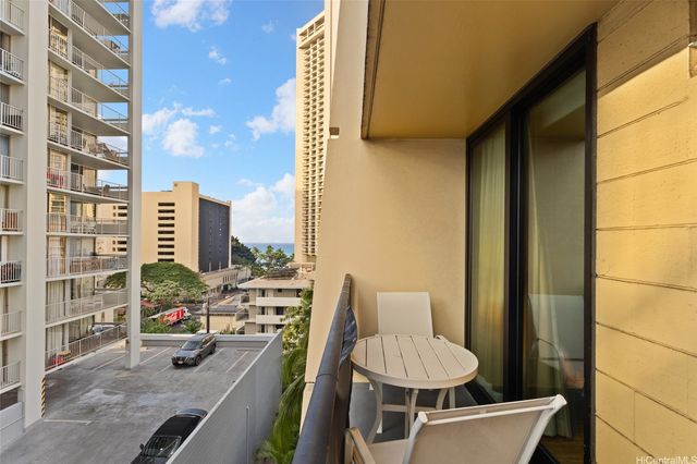 2425 Kuhio Avenue 901, Honolulu, HI 96815