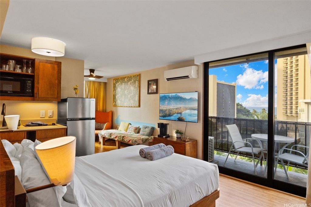 2425 Kuhio Avenue 901, Honolulu, HI 96815