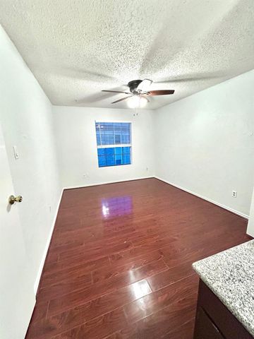 2750 Holly Hall Street 1014, Houston, TX 77054