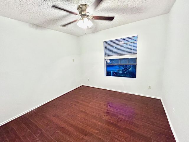 2750 Holly Hall Street 1014, Houston, TX 77054