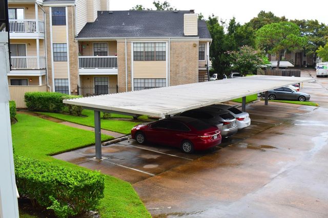 2750 Holly Hall Street 1014, Houston, TX 77054