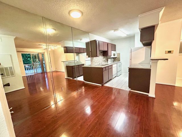 2750 Holly Hall Street 1014, Houston, TX 77054