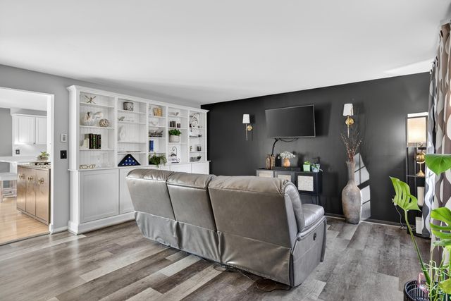 47 Oakridge Drive, Londonderry, NH 03053