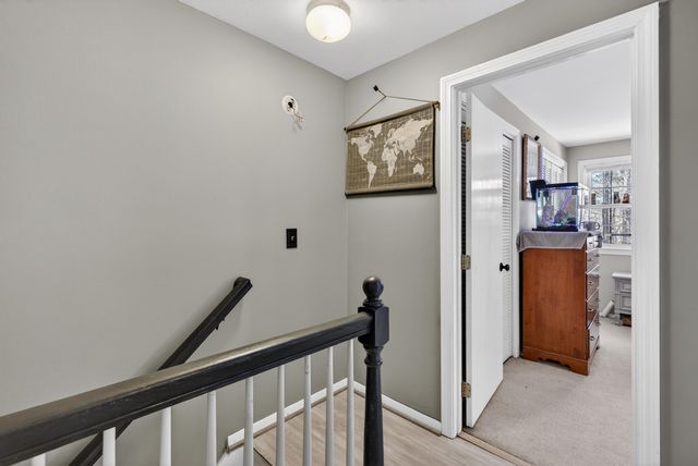 47 Oakridge Drive, Londonderry, NH 03053