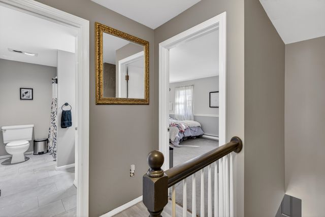 47 Oakridge Drive, Londonderry, NH 03053