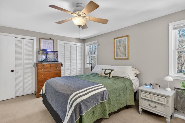 47 Oakridge Drive, Londonderry, NH 03053