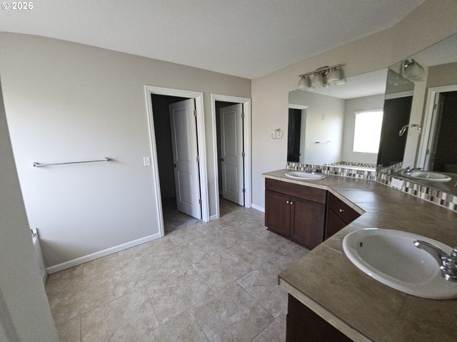 12322 Ne 109TH Way, Vancouver, WA 98682