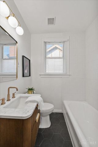 3869 Meyerfeld Avenue, Cheviot, OH 45211