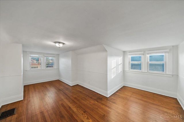 3869 Meyerfeld Avenue, Cheviot, OH 45211