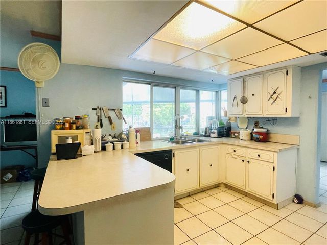 8203 NW 73rd Terrace, Tamarac, FL 33321