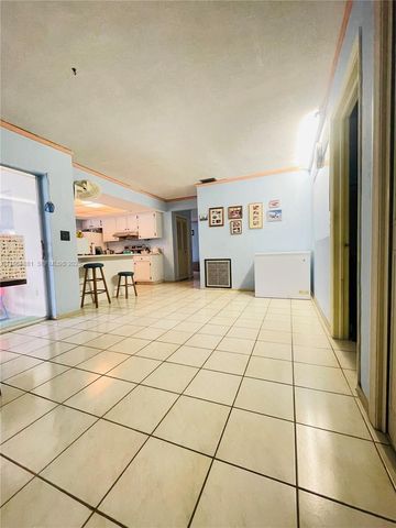8203 NW 73rd Terrace, Tamarac, FL 33321