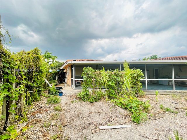 8203 NW 73rd Terrace, Tamarac, FL 33321