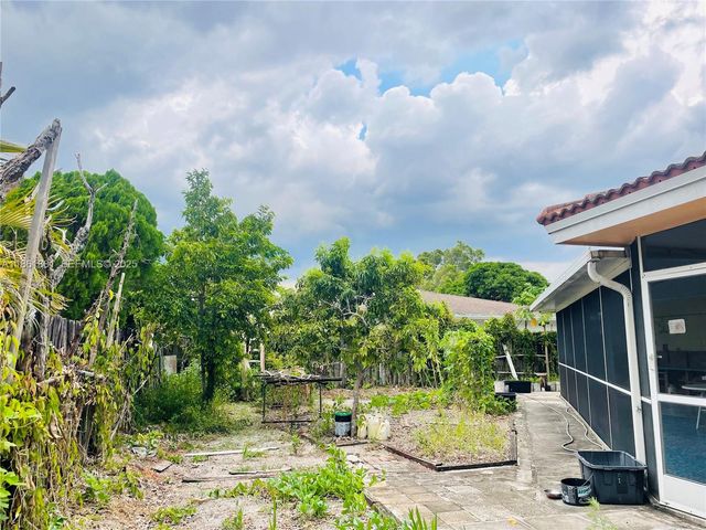 8203 NW 73rd Terrace, Tamarac, FL 33321