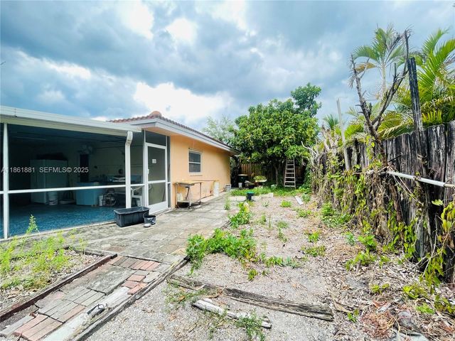 8203 NW 73rd Terrace, Tamarac, FL 33321