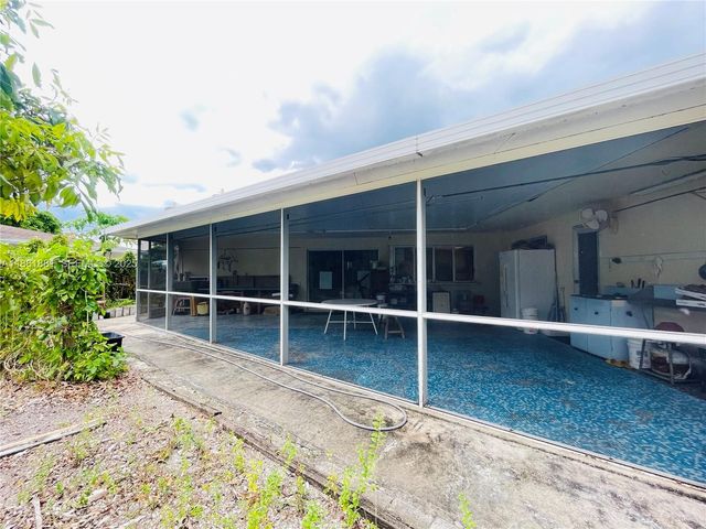 8203 NW 73rd Terrace, Tamarac, FL 33321
