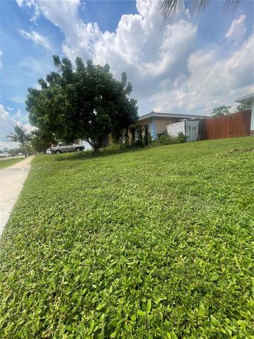 8203 NW 73rd Terrace, Tamarac, FL 33321