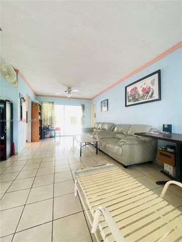 8203 NW 73rd Terrace, Tamarac, FL 33321
