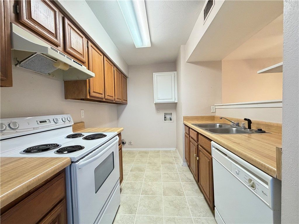 2101 Barak Lane 15, Bryan, TX 77802 — photo 2