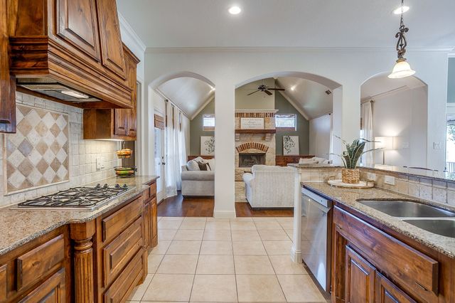 43 Crown Road, Willow Park, TX 76087