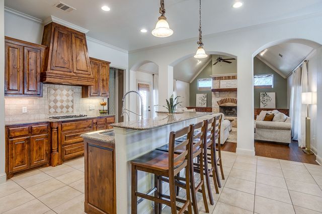 43 Crown Road, Willow Park, TX 76087