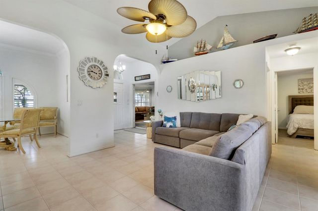 1991 SE Manth Lane, Port St. Lucie, FL 34983