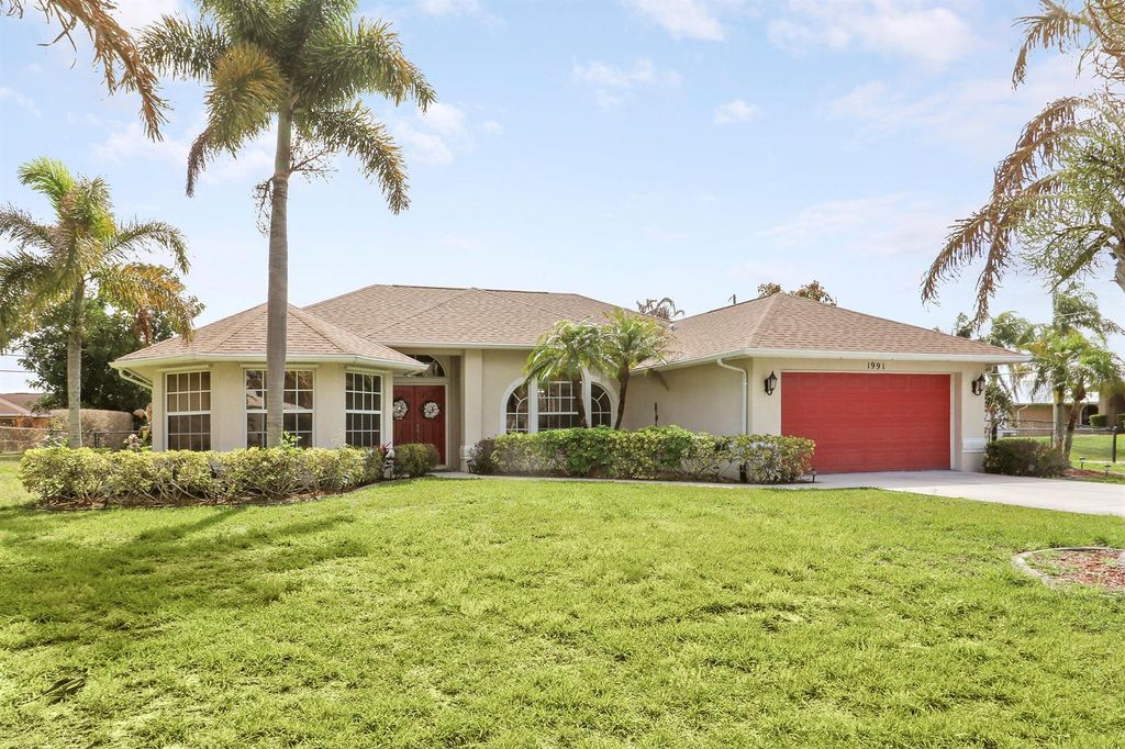 1991 SE Manth Lane, Port St. Lucie, FL 34983