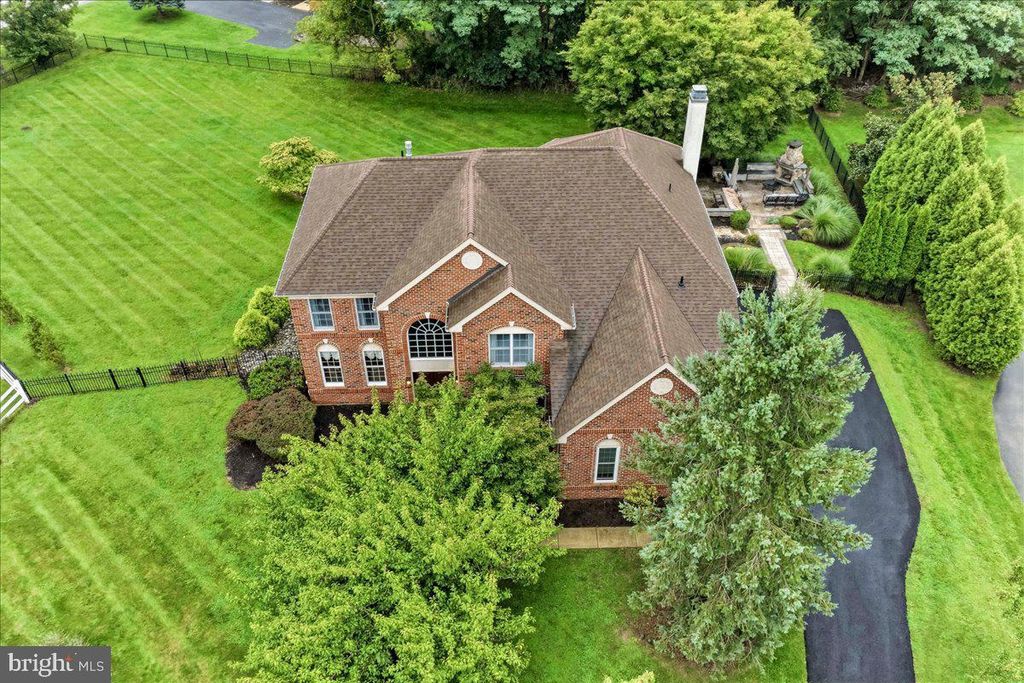 1104 GOSHAWK CIR, AUDUBON, PA 19403 — exterior