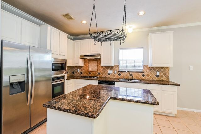 2634 Vermillion Road, Seabrook, TX 77586