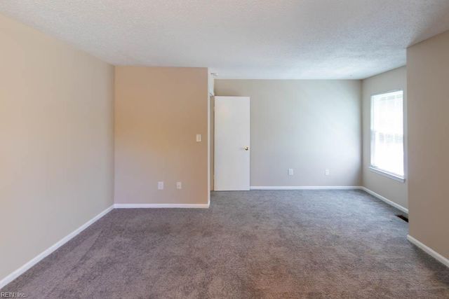 616 Ridge CIR, Chesapeake, VA 23320