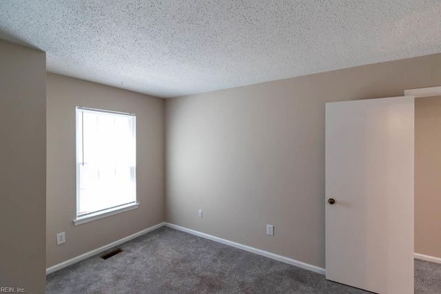 616 Ridge CIR, Chesapeake, VA 23320