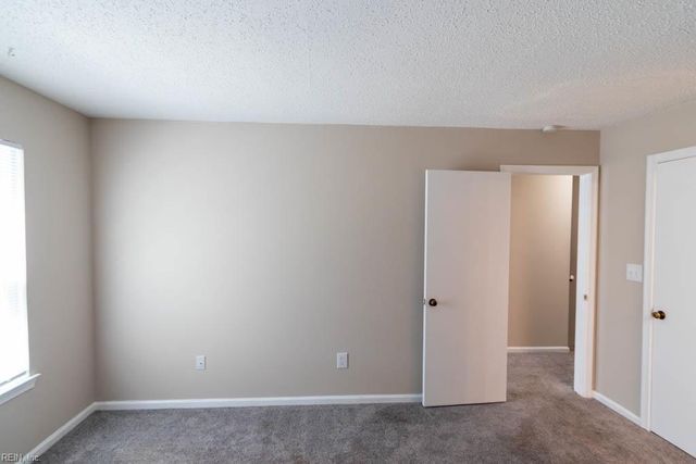 616 Ridge CIR, Chesapeake, VA 23320