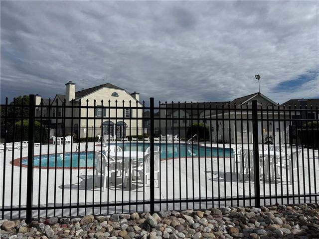 616 Ridge CIR, Chesapeake, VA 23320