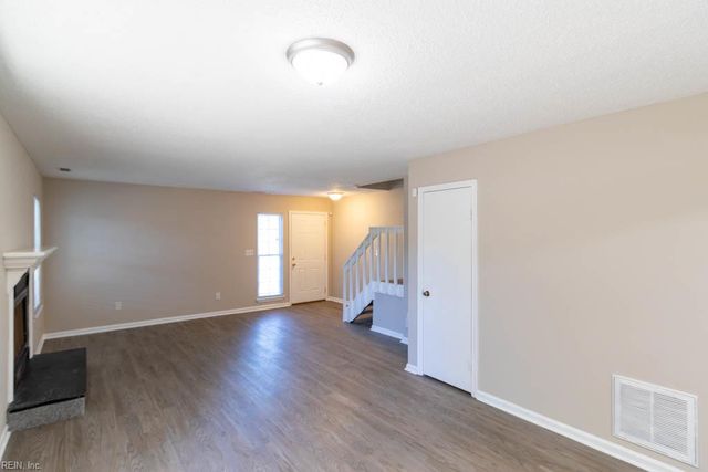 616 Ridge CIR, Chesapeake, VA 23320