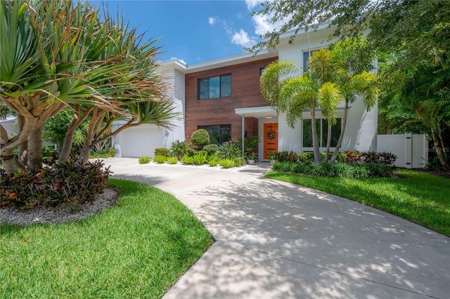 4207 W JETTON AVENUE, Tampa, FL 33629