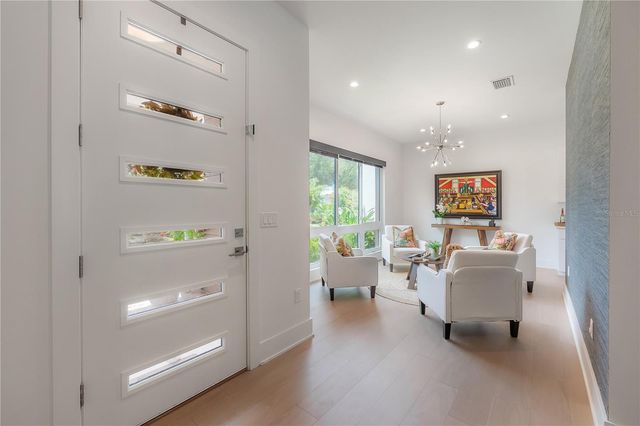 4207 W JETTON AVENUE, Tampa, FL 33629