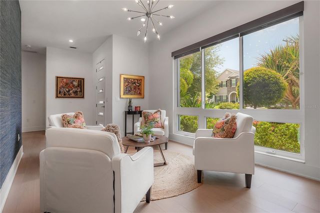 4207 W JETTON AVENUE, Tampa, FL 33629