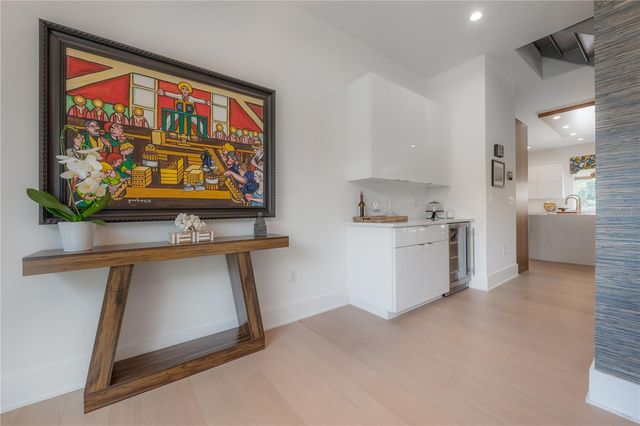 4207 W JETTON AVENUE, Tampa, FL 33629