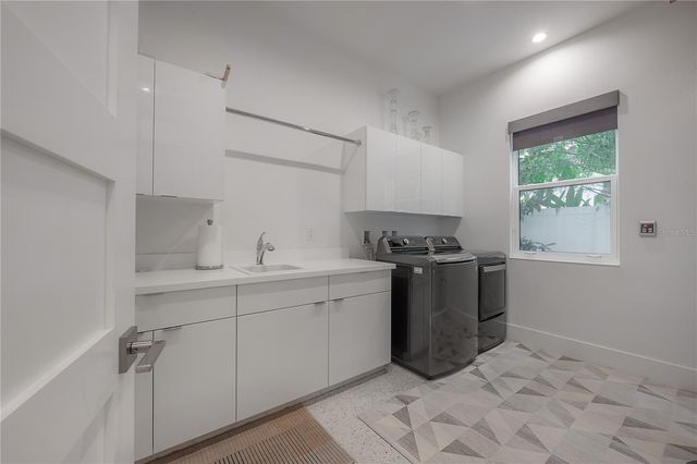 4207 W JETTON AVENUE, Tampa, FL 33629