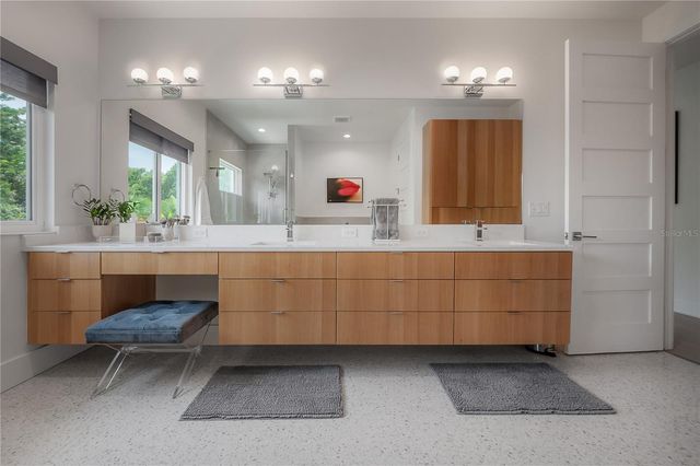 4207 W JETTON AVENUE, Tampa, FL 33629
