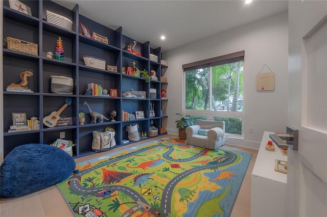 4207 W JETTON AVENUE, Tampa, FL 33629