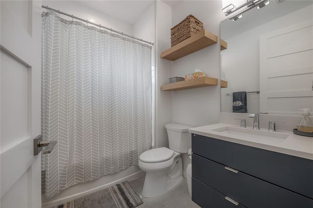 4207 W JETTON AVENUE, Tampa, FL 33629