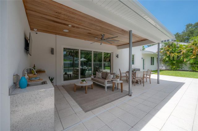 4207 W JETTON AVENUE, Tampa, FL 33629